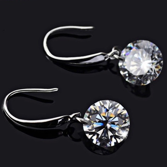 **New 925 Sterling Silver Diamond 💎 Earrings - Picture 6 of 6